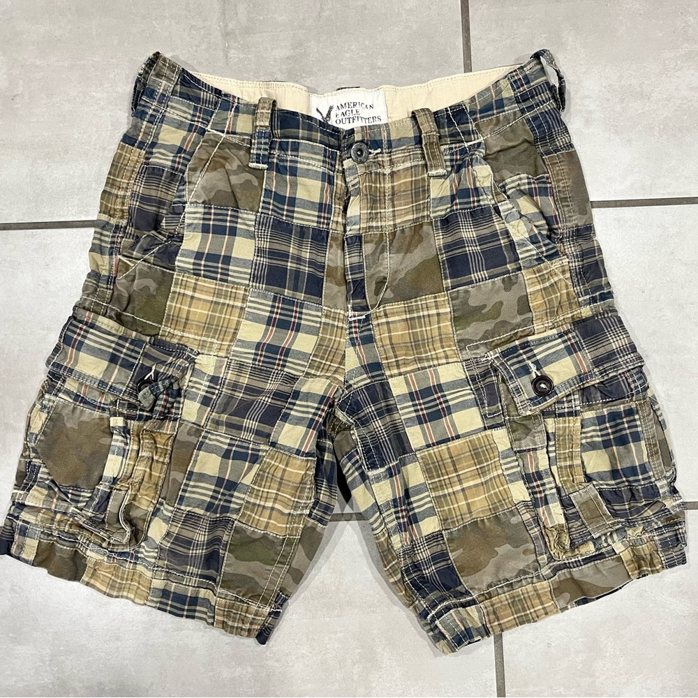 American Eagle Patch Shorts Size 32